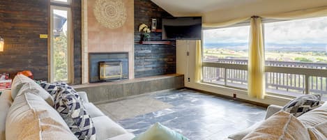 Vernal Vacation Rental | 3BR | 2BA | 3 Steps to Enter | 1,950 Sq Ft