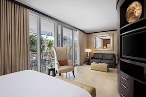 Unit with King bed. Exact unit will be assigned upon arrival. Views, colors, and decor may vary.