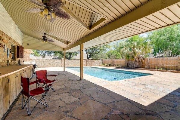 Texas City Vacation Rental | 1BR | 1BA | 500 Sq Ft | Step-Free Access