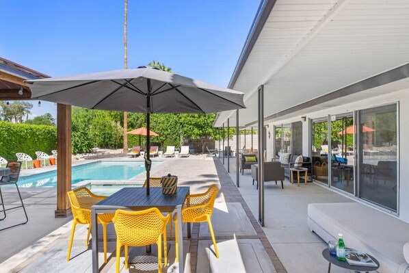 Outdoor dining