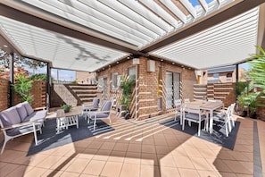 Outdoor Area - Electronic Verandah