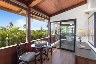 Holomakani Retreat: Your Ohana's Hale (Home) by Kaanapali Beach