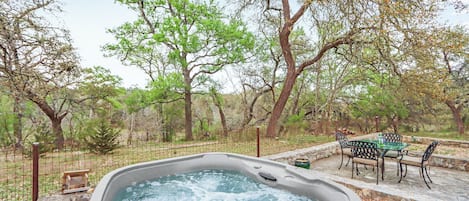Private Hot tub at Casa Sasa!