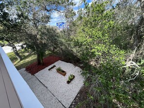 Side yard garden