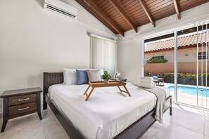 Cozy 1BR1BA w/ Private Pool & Patio Close 2 Beach (14778)