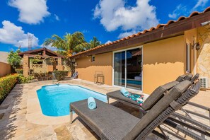 Cozy 1BR1BA w/ Private Pool & Patio Close 2 Beach (14787)