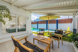 NEW Modern 3BR 3BA ~Private Pool ~CentrallyLocated (15399)