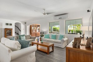 From cozy evenings to gatherings with loved ones, our spacious living room is designed for all your moments.