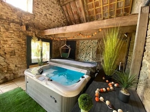 Bain à remous intérieur
