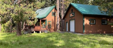 Cabin on the left, garage on the right... meadow front & center! 