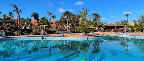 Piscines d'eau de mer du complexe