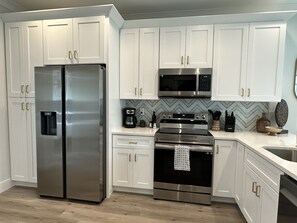 Full kitchen