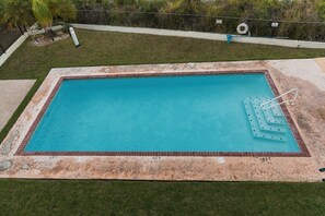 Pool 5ft max