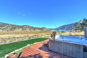 Hot tub with lake and mountain views