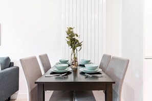 The Cosy Cabot - One Bedroom (5)