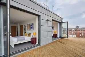 The Knight Street Penthouse I, Liverpool - Host & Stay