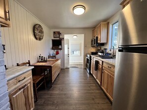 Eat-in kitchen