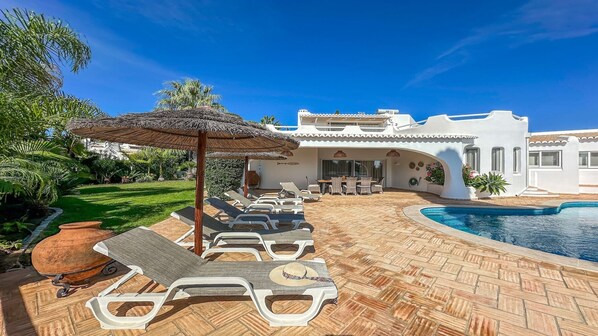 Stunning Pool Area with Sun Loungers to Bath in the Sun