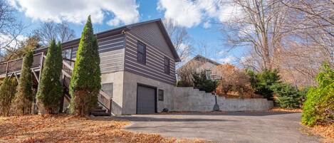 Welcome home to Oak Ridge Cottage in Todd NC!