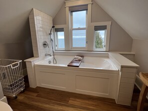 Upper floor bathtub