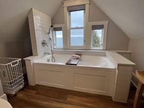 Upper floor bathtub