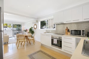 Kitchen/Dining Area