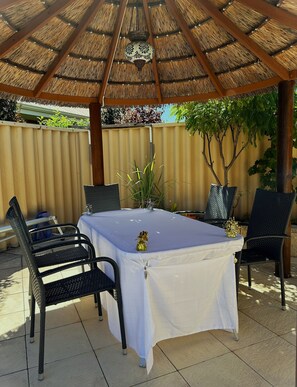 Fancy dining with a view to the pool. Well here you can...