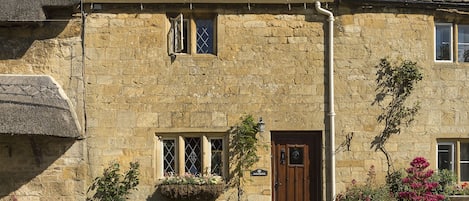 Ingleside Cottage is a quintessential Cotswold stone cottage in the heart of The Cotswolds