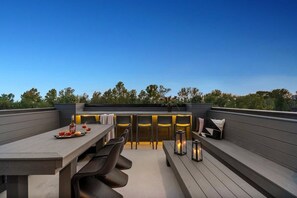 Private Roof Deck!