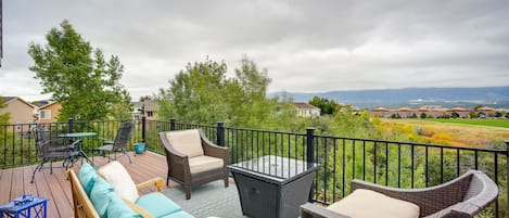 Colorado Springs Vacation Rental | 5BR | 3.5BA | 3,000 Sq Ft | Stairs to Access