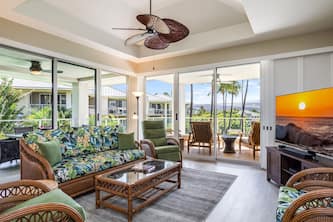 Waikoloa Beach retreat! Top floor, walk to beach+shopping+golf, saltwater pool