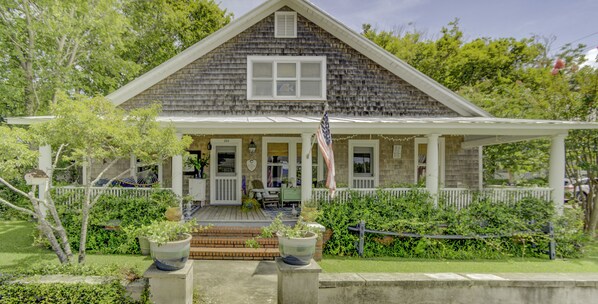 View of Captain's Quarters from Church Street.