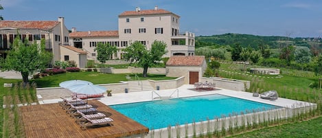 Tranquil Istria Estate | Palazio Clai Winery | 8 Bedrooms | Spa & Heated Pool | Groznjan