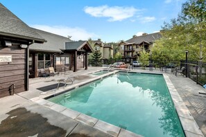 Clubhouse Outdoor Pool and Hot Tub