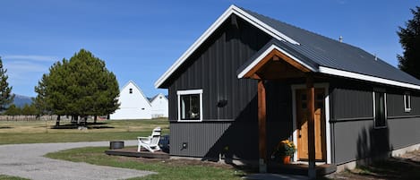 Upscale newly built cabin privately located on our ranch