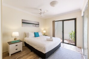 Main bedroom with direct access to balcony