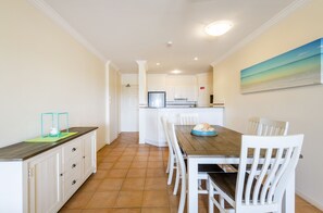 open plan dinning / living / kitchen