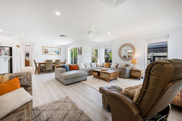 Open plan dinning / living