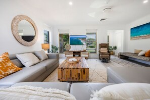 Open plan dinning / living