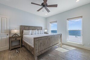 Upstairs King Bedroom