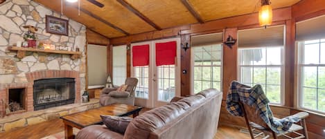 Ellijay Vacation Rental | 1BR | 1BA | 800 Sq Ft | Stairs to Access