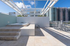 Private Terrace and tub