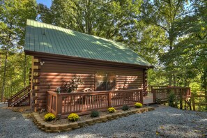 Perfect romantic getaway in the North Georgia Mountains 