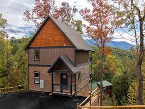 Splashing in the Breeze - Cabin Exterior