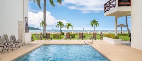 Seabreeze and serenity - Welcome to our coastal condo in Potrero, where you can swim under the sun in both our pool and the ocean waves!