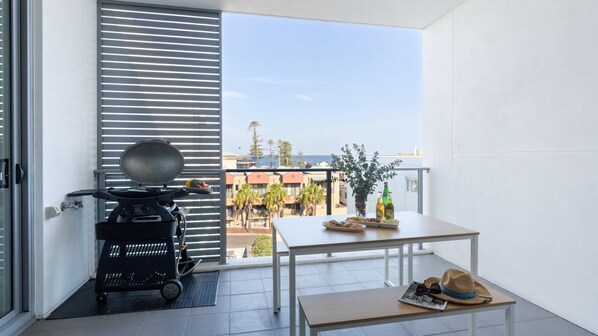 Outdoor Entertaining with a View 