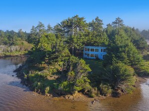 Private Cape Meares (Bayocean) Lake Front & Beach Home