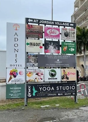 Local restaurants, Barkery and