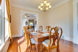 Dining Room | Dishware & Flatware Provided