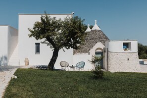 Building Exterior, Outdoor